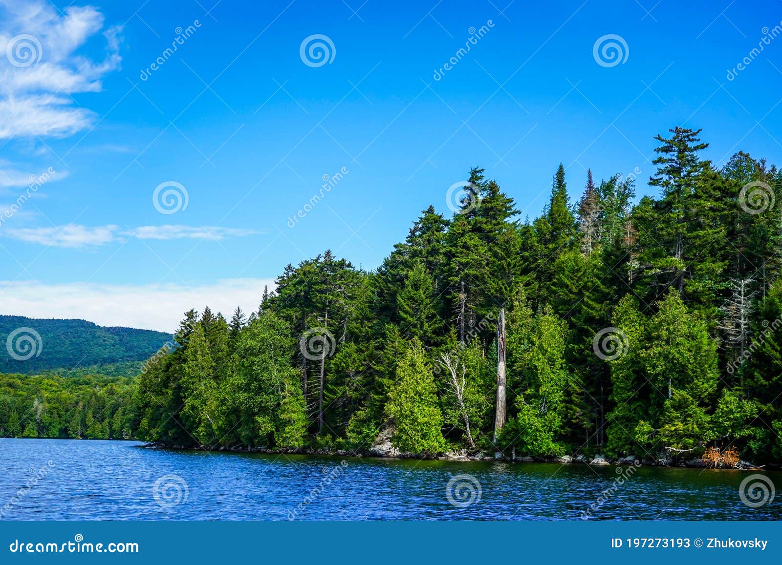 beautiful lake placid in new york stateÃ¢â¬â¢s adirondack mountains
